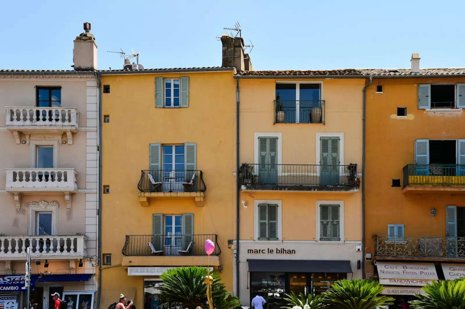 Découvrez le métier de nez en parfumerie et ses figures emblématiques